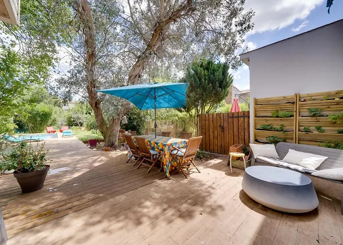 Centre, Privatif Et 5 Privees, Piscine, Parking *