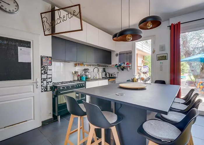 Quarto em Acomodações Particulares Centre, Privatif Et 5 Privees, Piscine, Parking *