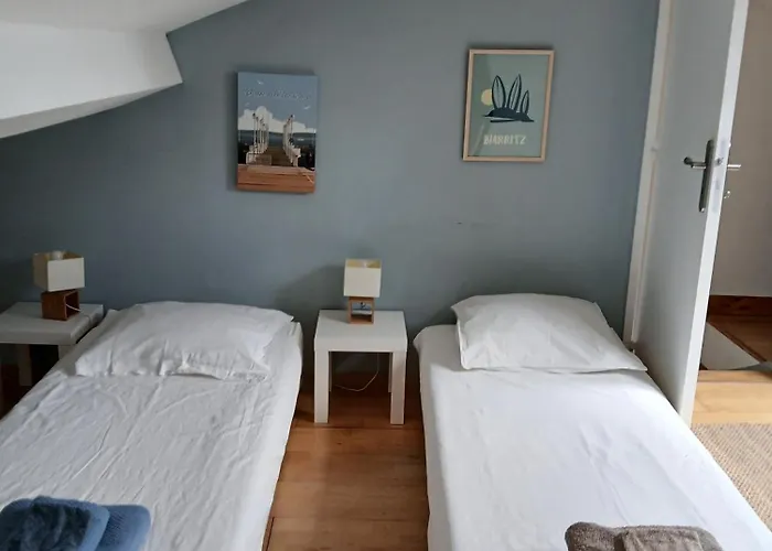 Quarto em Acomodações Particulares Centre, Privatif Et 5 Privees, Piscine, Parking Bordéus