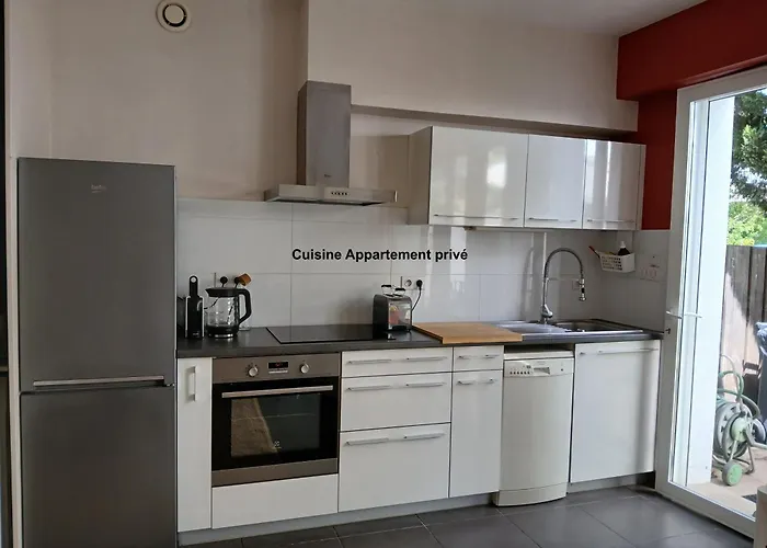 Centre, Privatif Et 5 Privees, Piscine, Parking * Bordéus