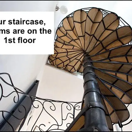 Centre, Privatif Et 5 Privees, Piscine, Parking *